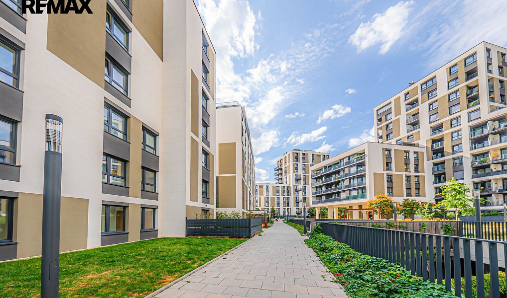 Prodej bytu 4+kk 105 m², Praha – náhled fotky 31