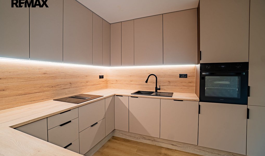 Prodej bytu 4+1 77 m², Teplice – fotka 1 z 27