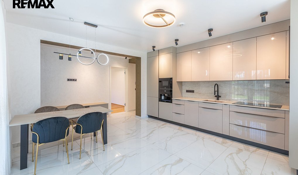 Prodej domu 244 m² s pozemkem 810 m², Praha – náhled fotky 5