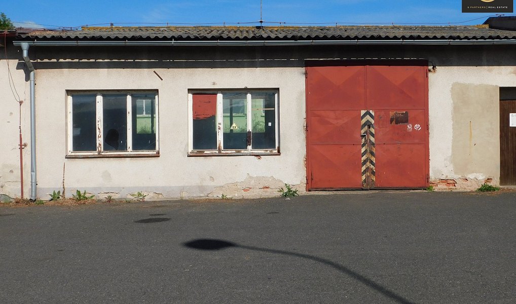Pronájem výrobních prostor 330 m², Vroutek – náhled fotky 2