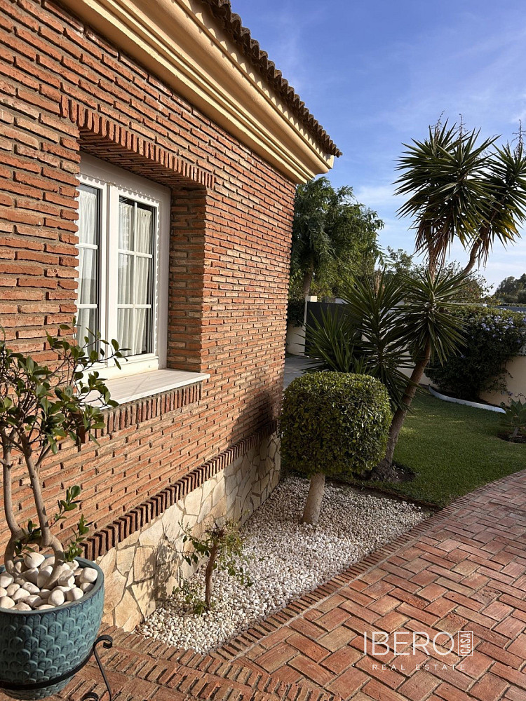 Prodej domu 246 m² s pozemkem 868 m² — photo 3