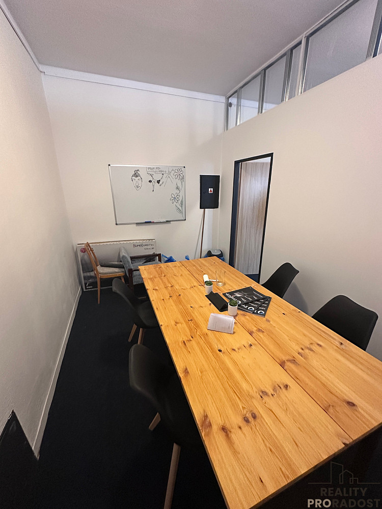 Pronájem kanceláře 38 m² – fotografie 4