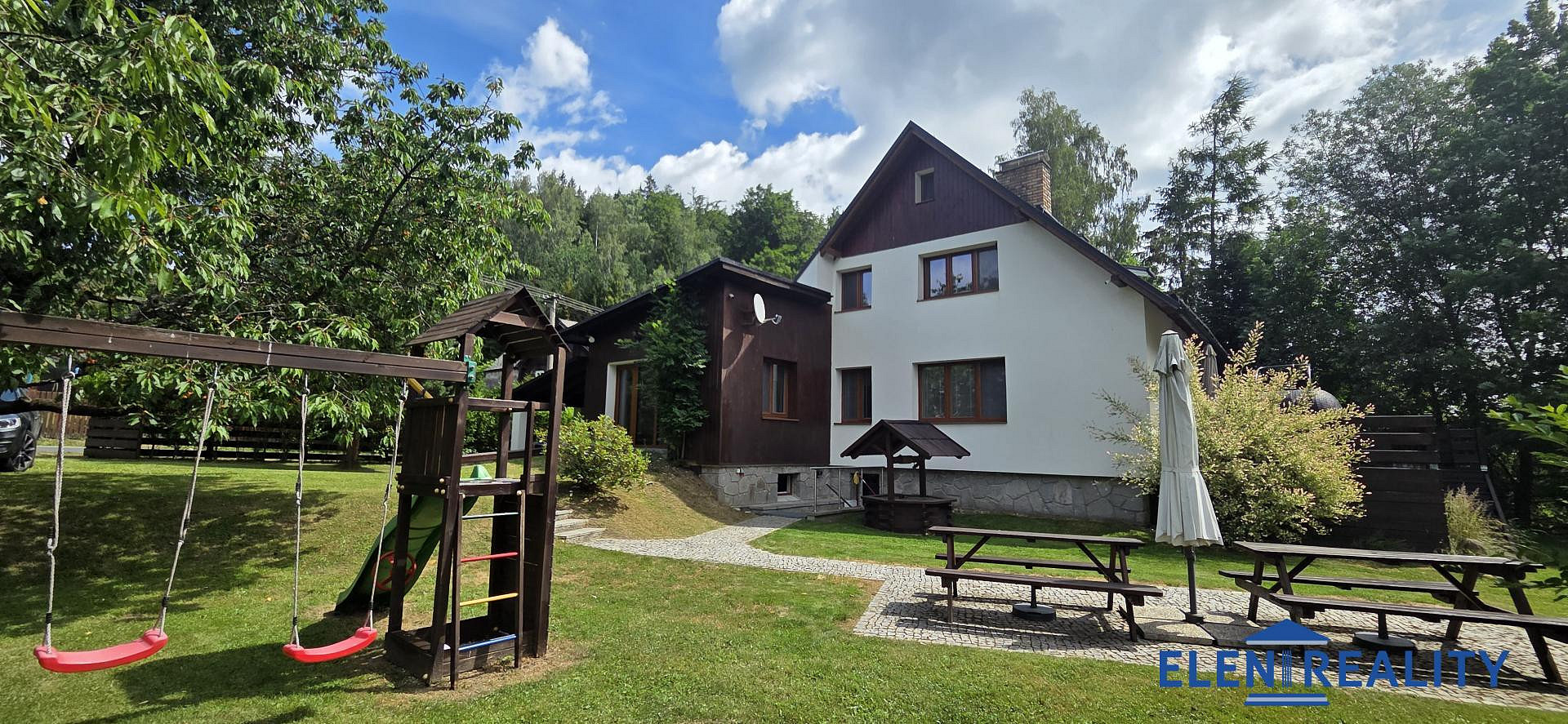 Prodej domu 320 m² s pozemkem 1 160 m² — photo 2