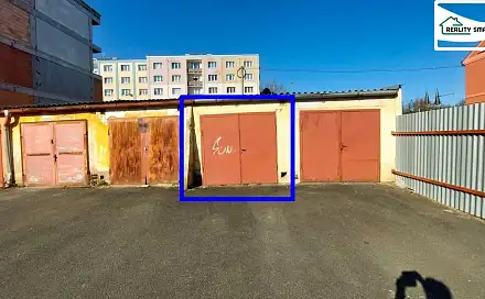 Prodej zděné garáže na vlastním pozemku Centrum Chebu Uzavřený areál, Májová, Cheb