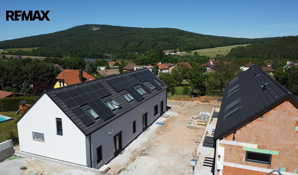 Prodej bytu 4+kk 91 m², Jince – náhled fotky 8