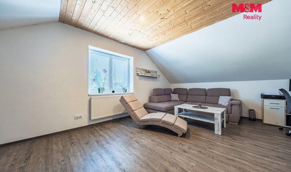 Prodej domu 200 m² s pozemkem 346 m², Komárov – náhled fotky 9