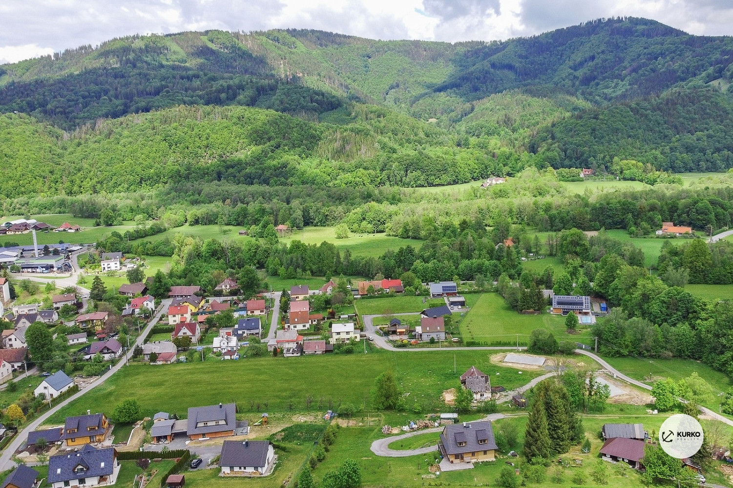 Prodej stavebního pozemku 2 618 m² – fotografie 2