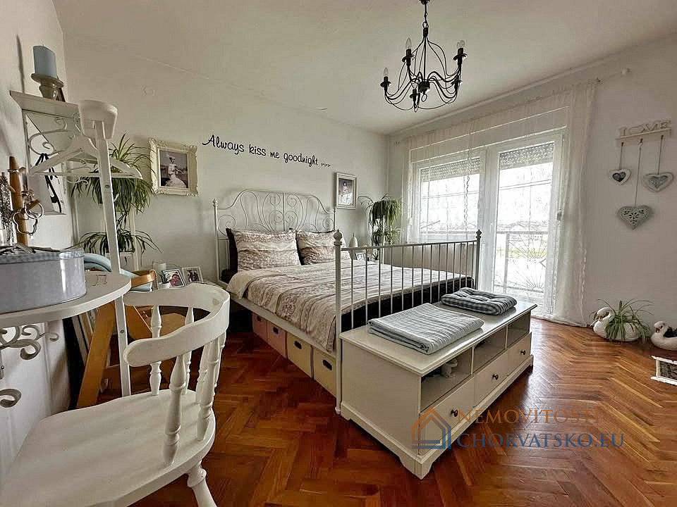 Prodej domu 119 m² s pozemkem 504 m² - Widok 2