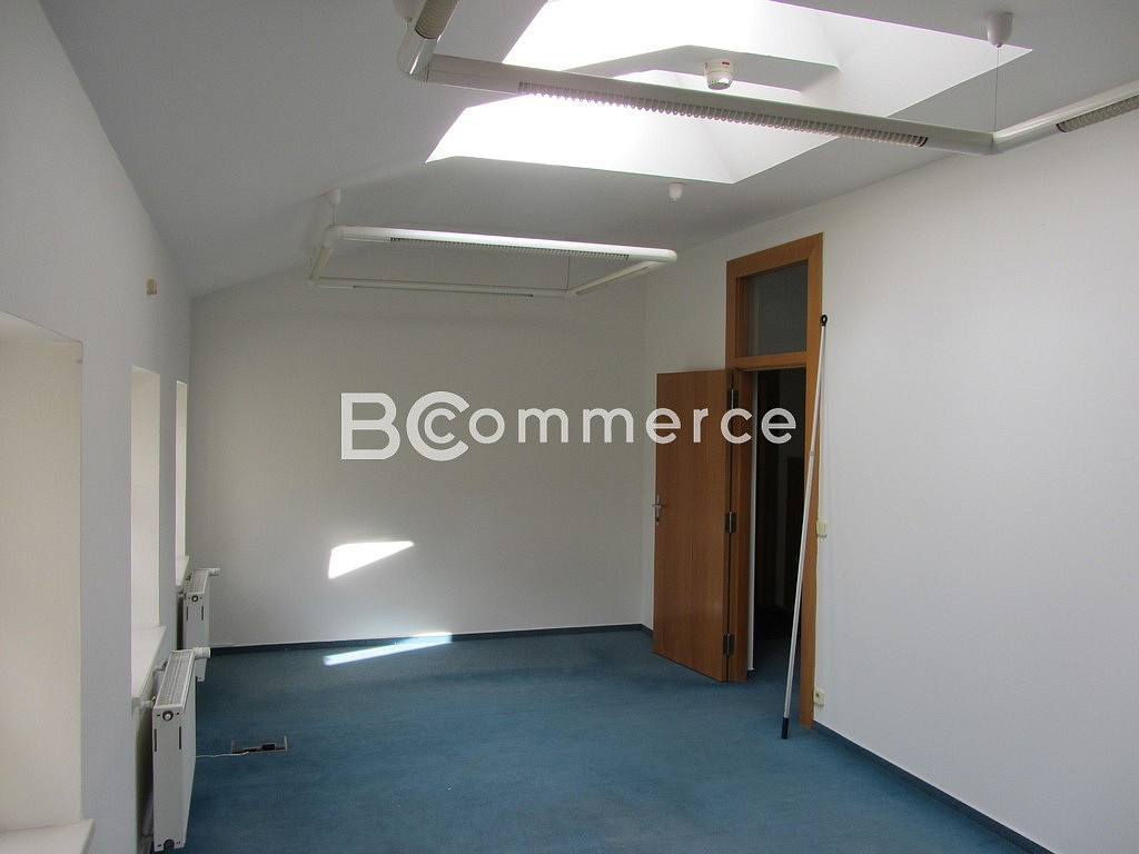 Pronájem kanceláře 99 m² – fotografie 3