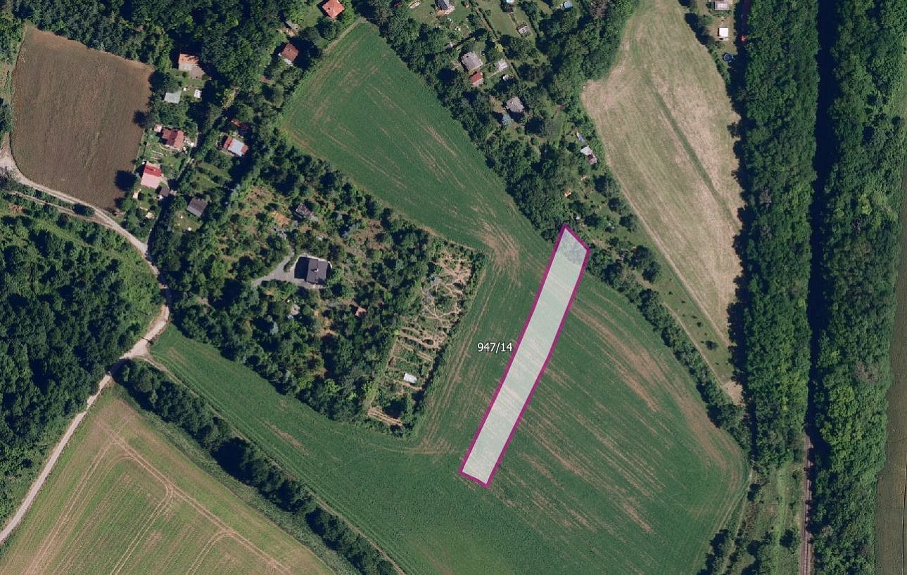Prodej pole 7 073 m²