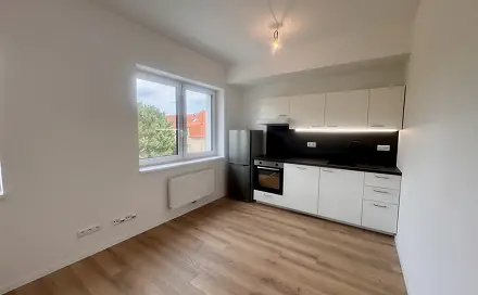 Pronájem bytu 1+kk 27 m², Brněnská, Šlapanice, okres Brno-venkov