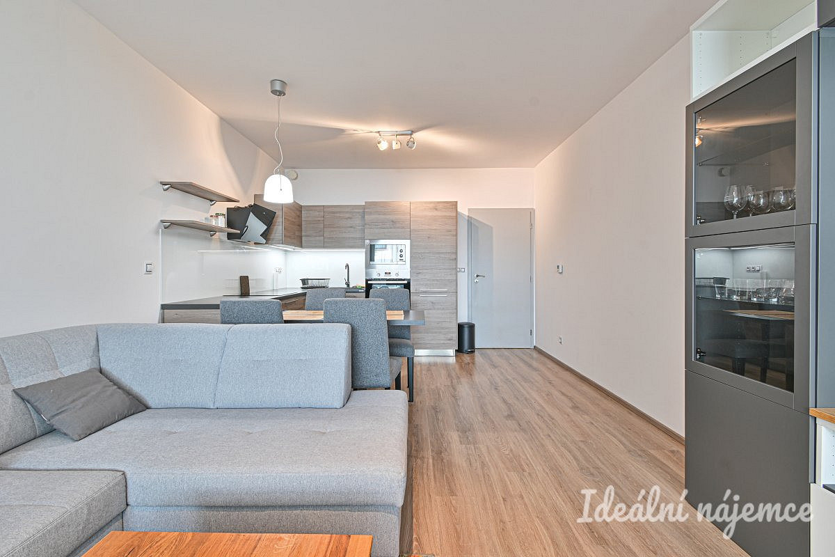 Pronájem bytu 2+kk 61 m² — photo 3