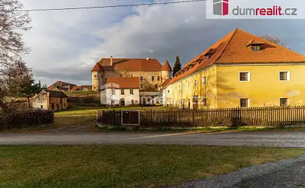 Prodej komerčního objektu (jiného typu) 3 010 m², Louňovice pod Blaníkem, okres Benešov