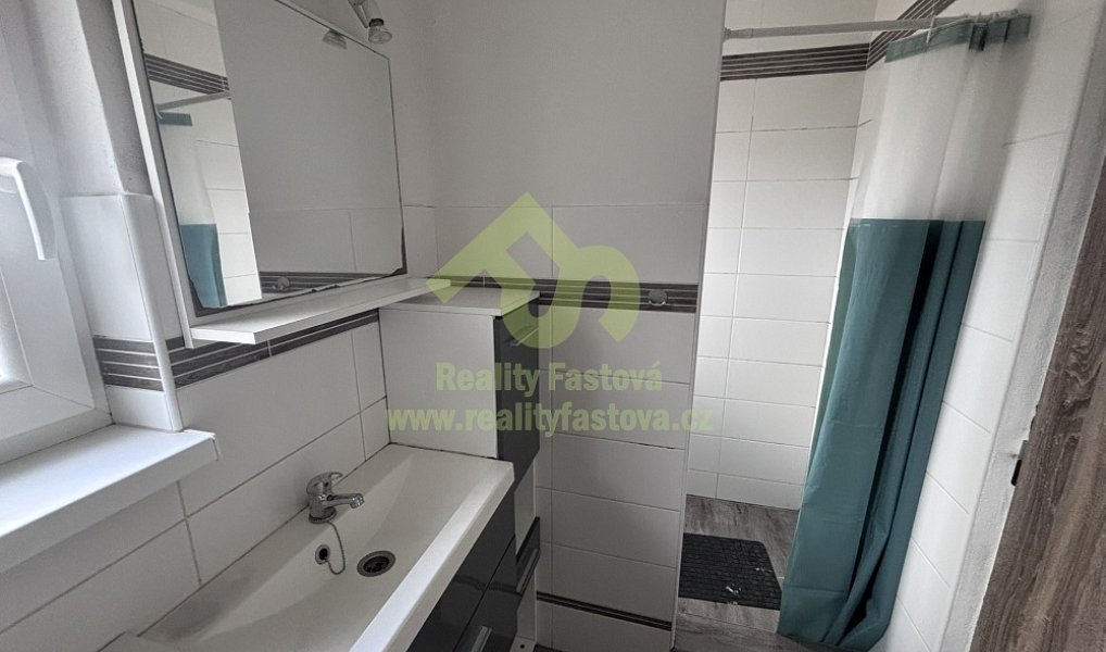 Prodej domu 228 m² s pozemkem 1 076 m², Rokycany – náhled fotky 23