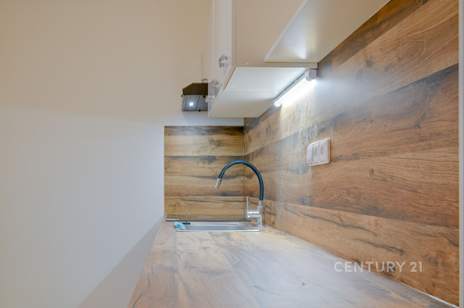 Pronájem bytu 2+1 52 m² – fotografie 3