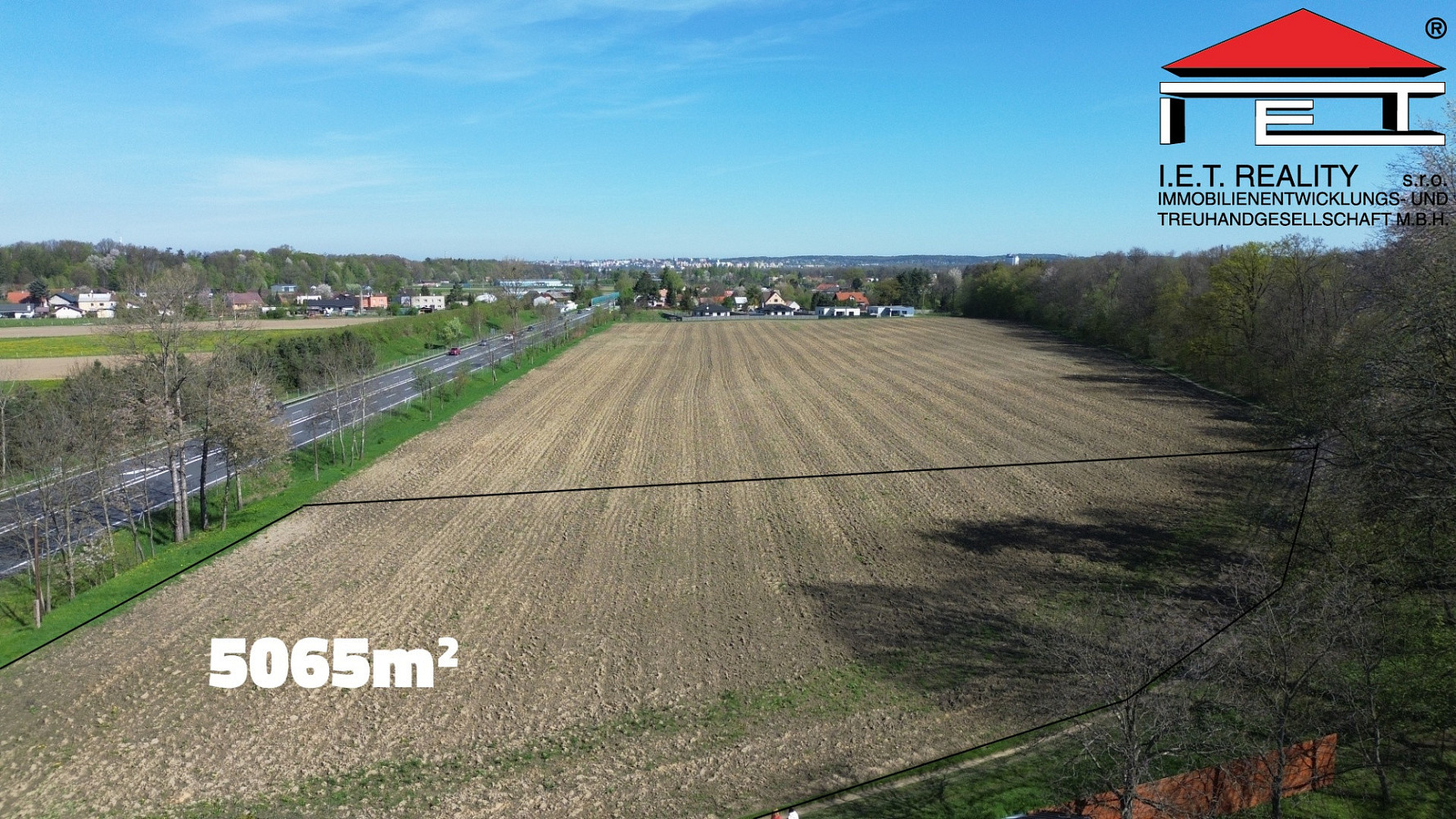 Prodej komerčního pozemku 5 881 m²