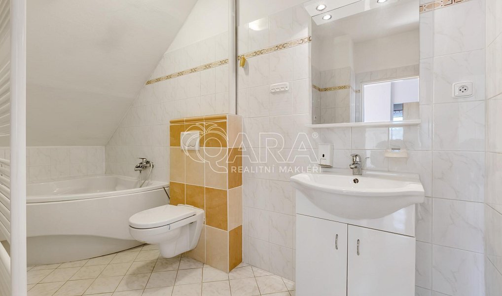 Prodej domu 307 m² s pozemkem 619 m², Mrač – náhled fotky 19