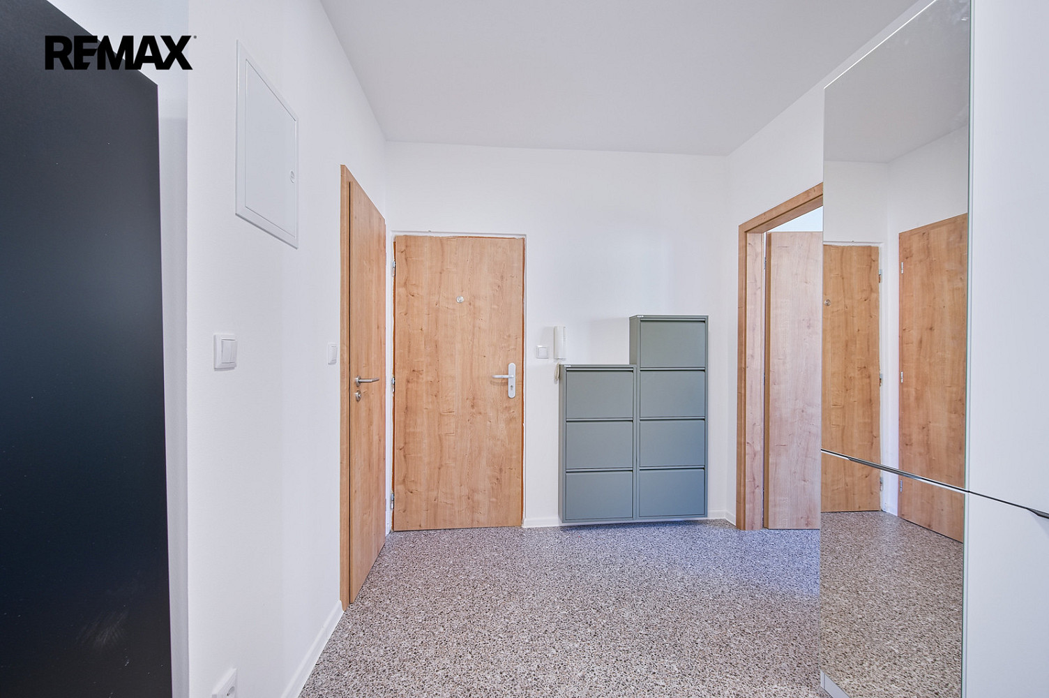 Pronájem bytu 2+1 51 m² — photo 3