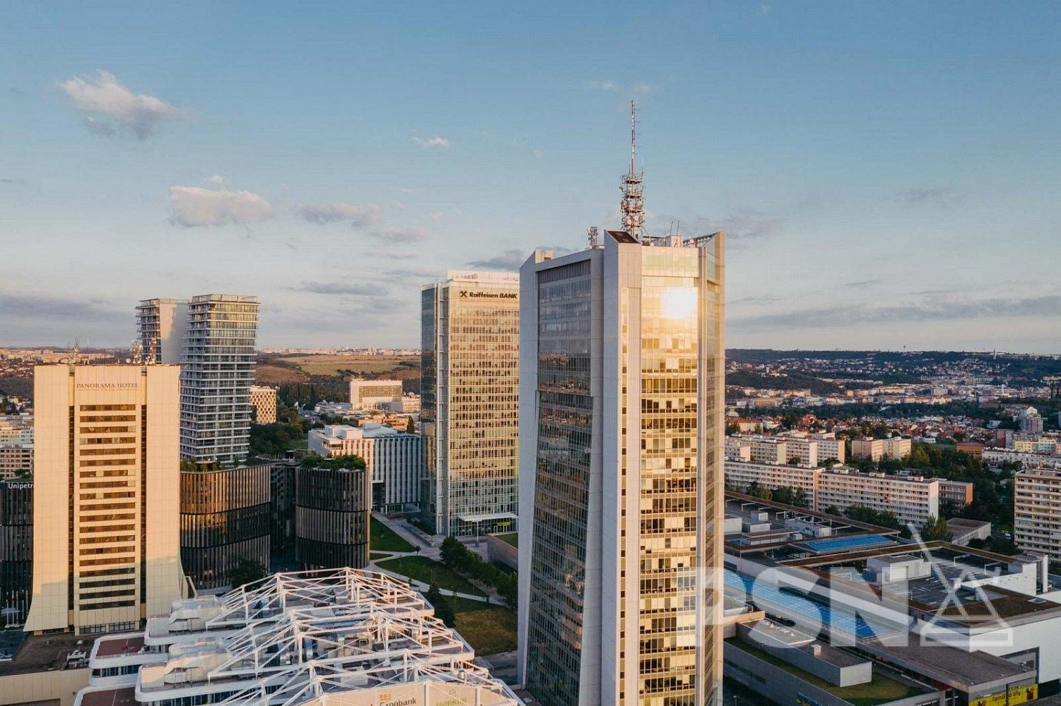 Pronájem kanceláře 266 m² — photo 2