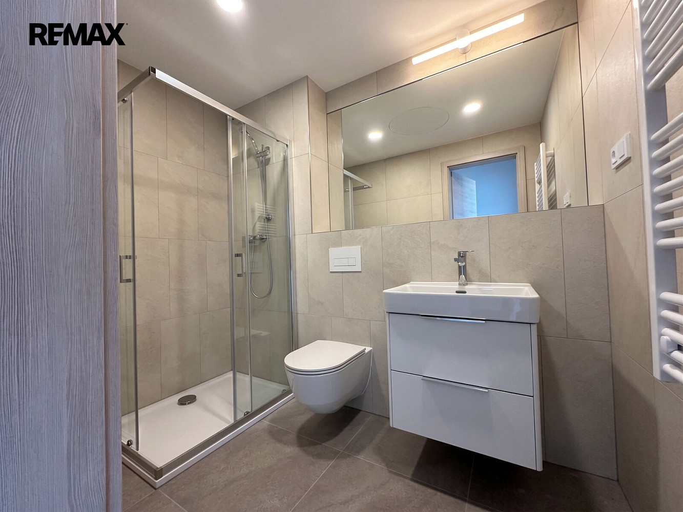 Pronájem bytu 2+kk 61 m² – fotografie 3