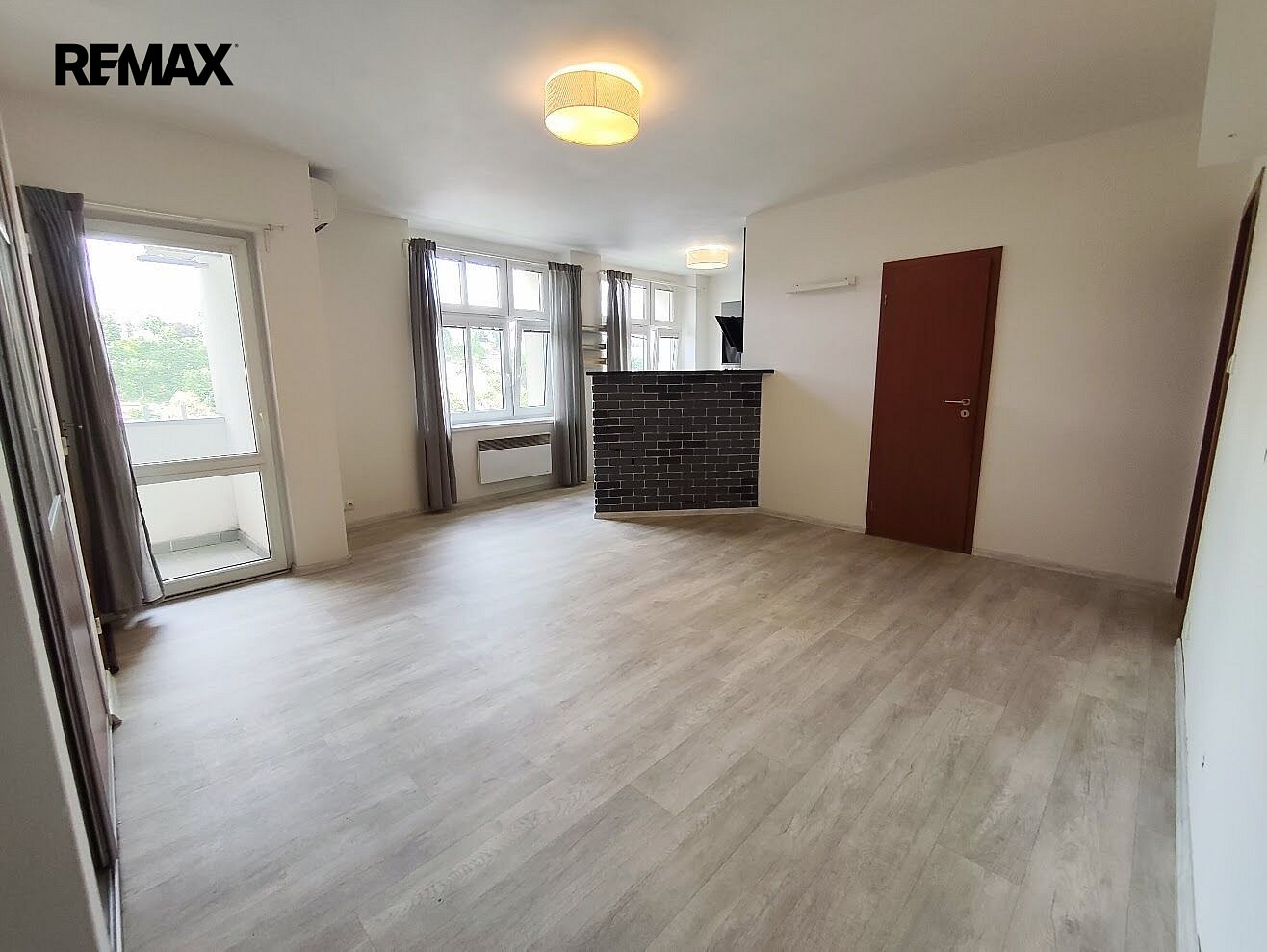 Pronájem bytu 3+kk 80 m² – fotografie 2