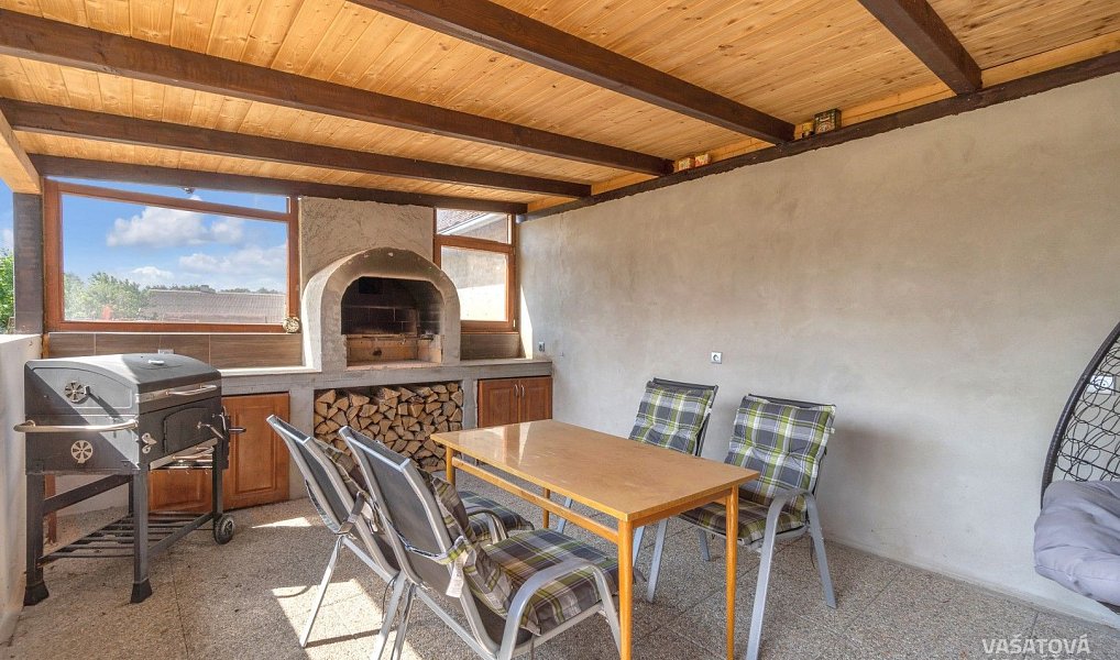Prodej domu 104 m² s pozemkem 1 077 m², Přelouč – náhled fotky 2