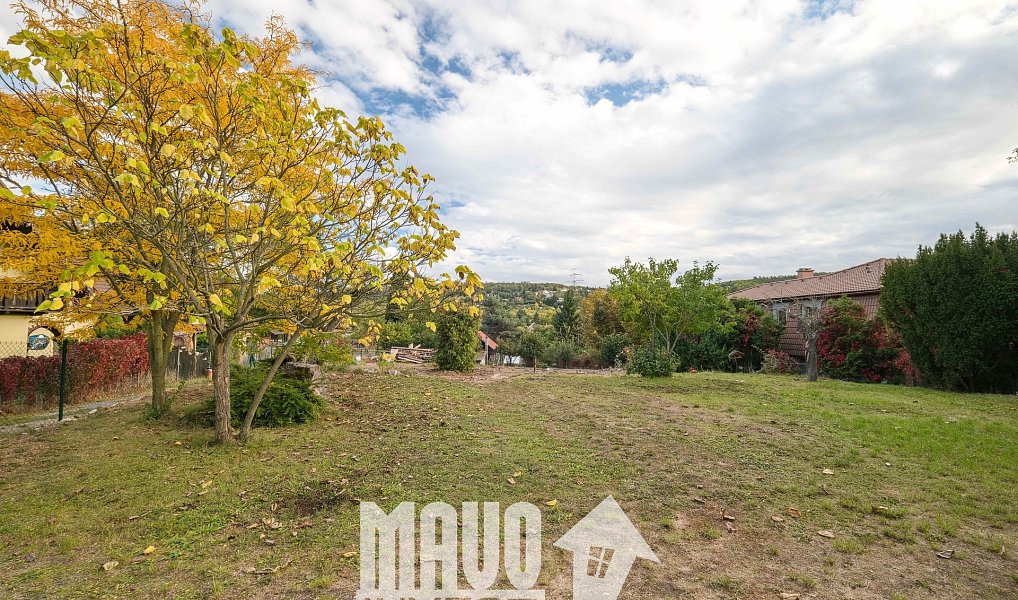 Prodej stavebního pozemku 700 m², Praha – náhled fotky 3