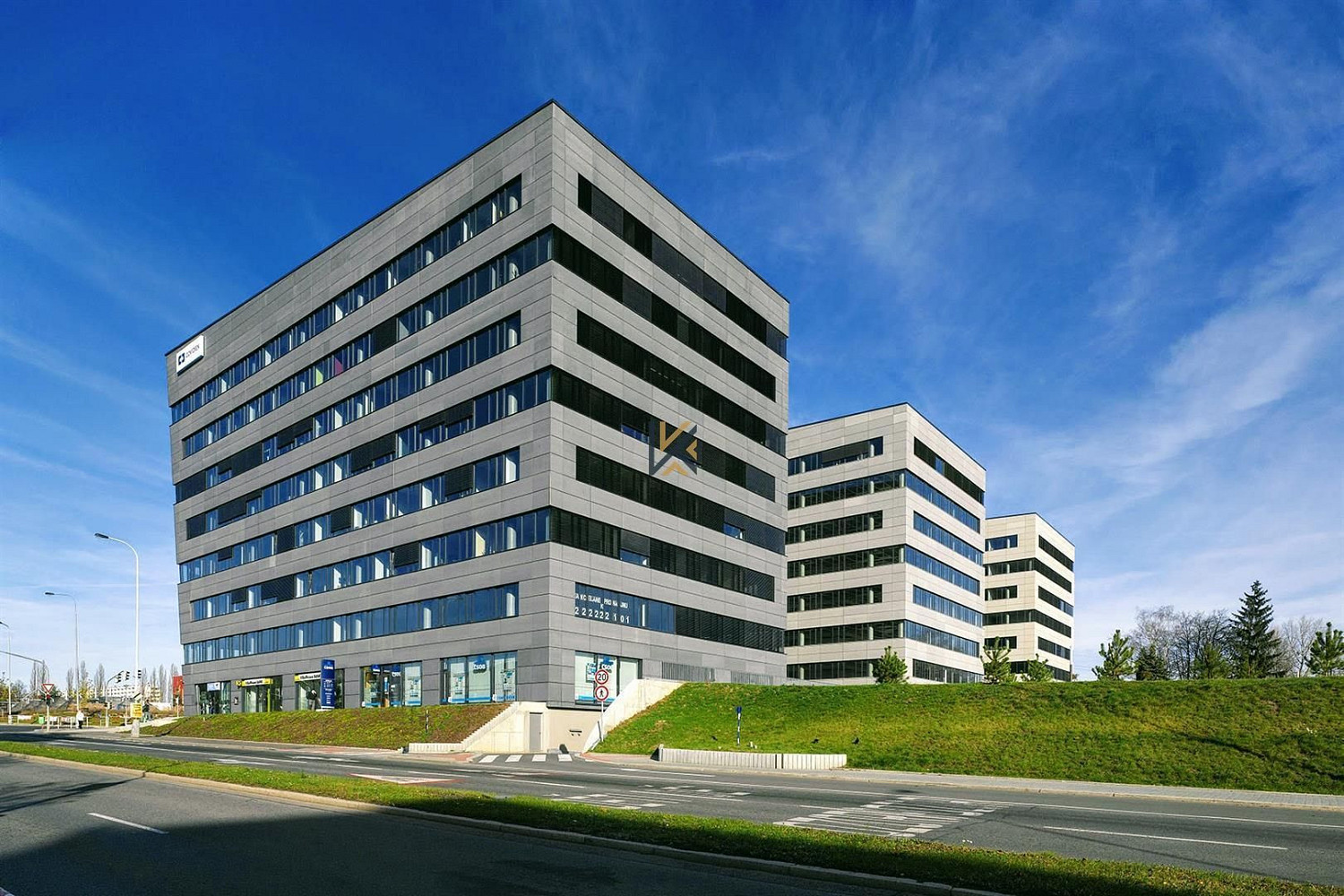 Pronájem kanceláře 839 m²