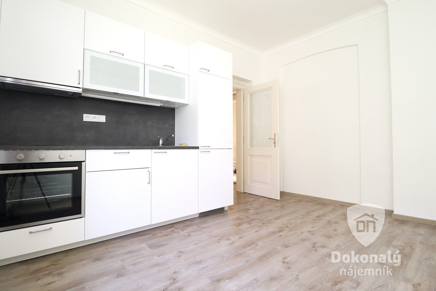 Pronájem bytu 1+kk 22 m² – fotografie 3