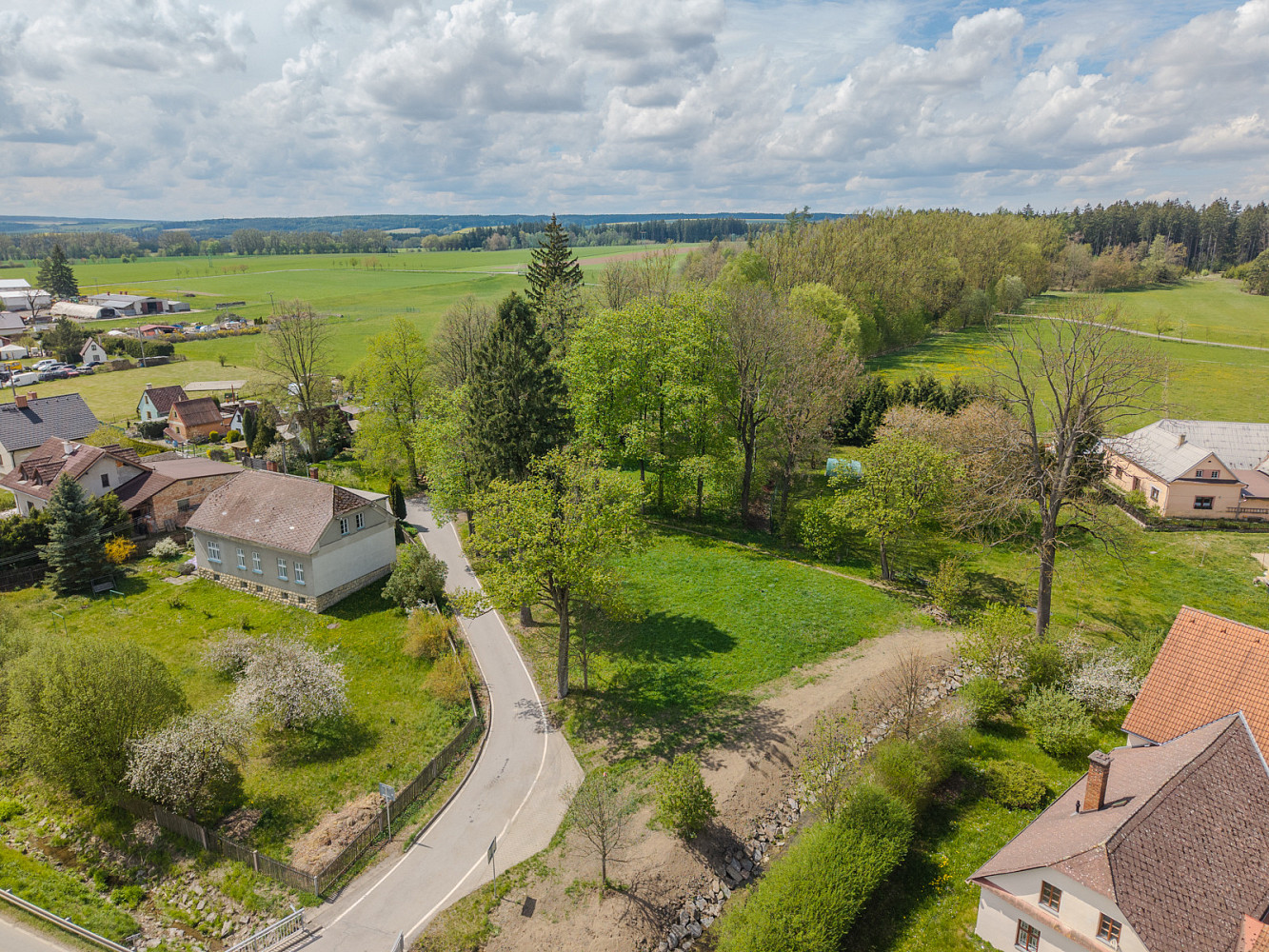Prodej stavebního pozemku 1 176 m² – fotografie 4