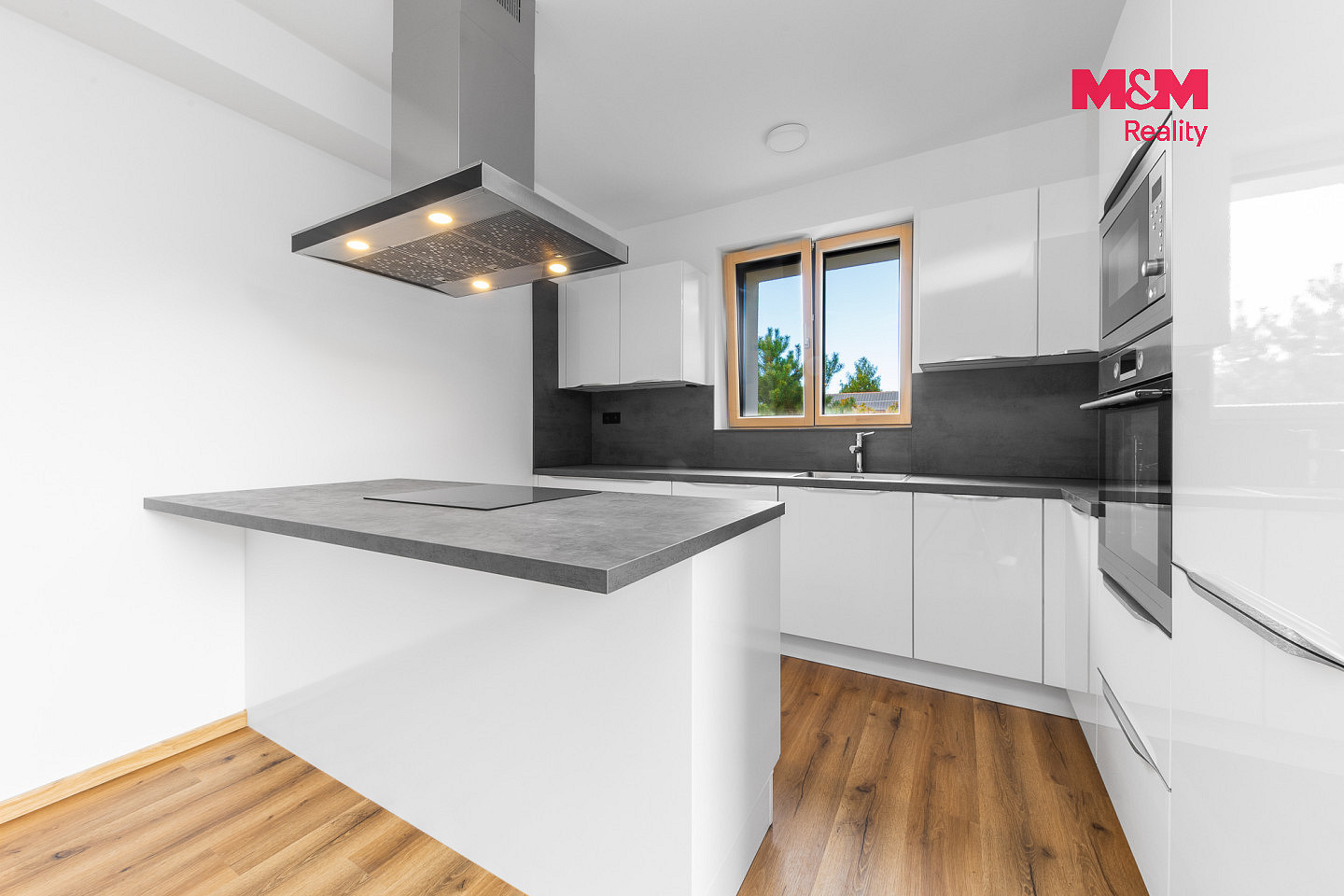 Prodej domu 258 m² s pozemkem 1 775 m² – fotografie 2