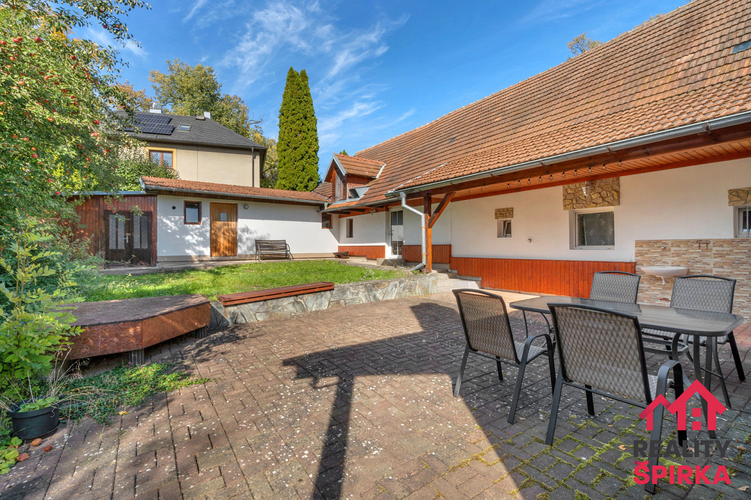 Prodej domu 213 m² s pozemkem 1 204 m² – fotografie 3