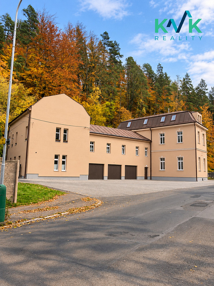 Prodej komerčního objektu (jiného typu) 100 m²