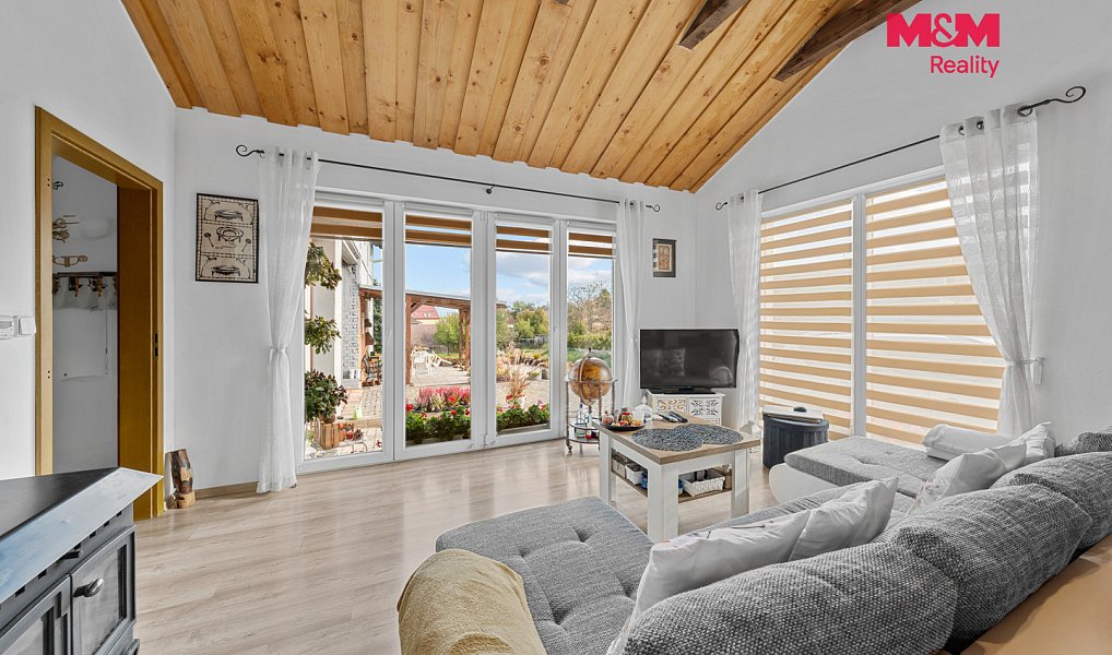 Prodej domu 207 m² s pozemkem 2 307 m², Huntířov – náhled fotky 4