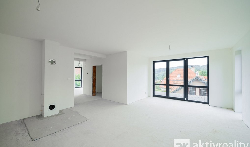 Prodej domu 248 m² s pozemkem 390 m², Jevany – náhled fotky 3