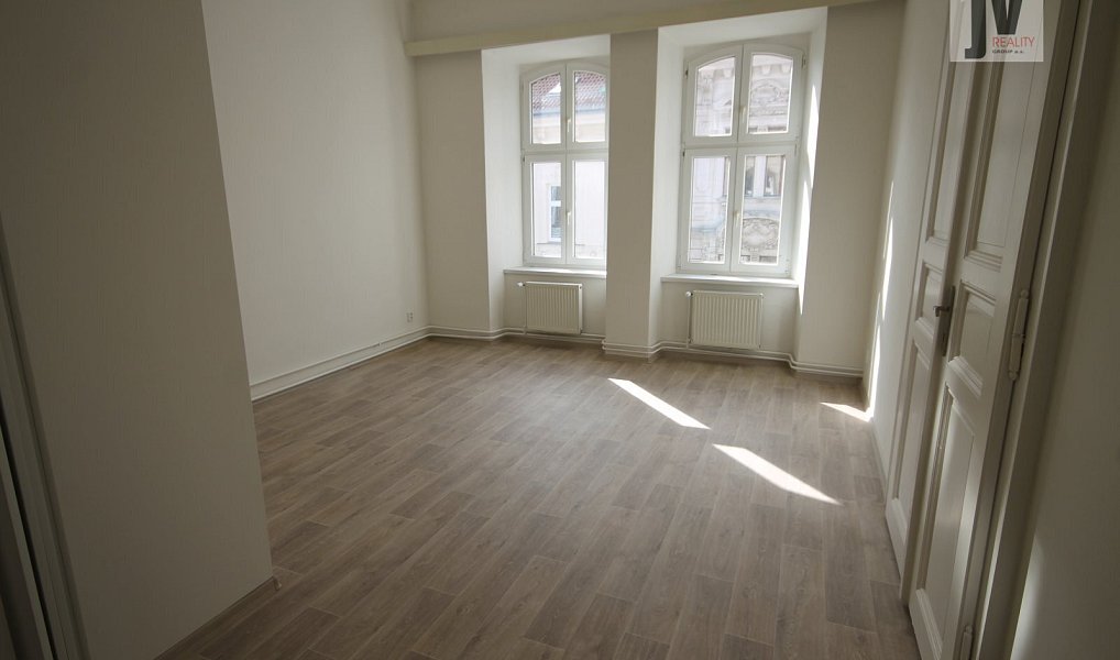 Pronájem bytu 4+1 137 m², Plzeň – náhled fotky 6