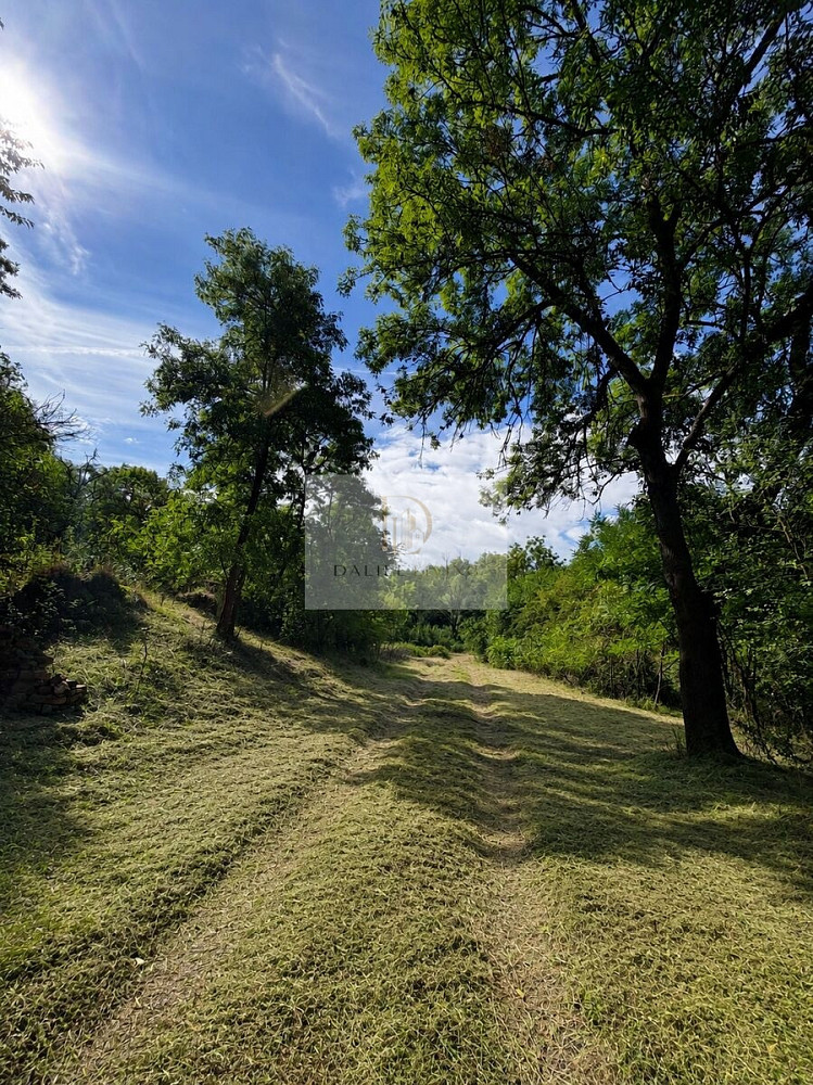 Prodej stavebního pozemku 1 591 m²