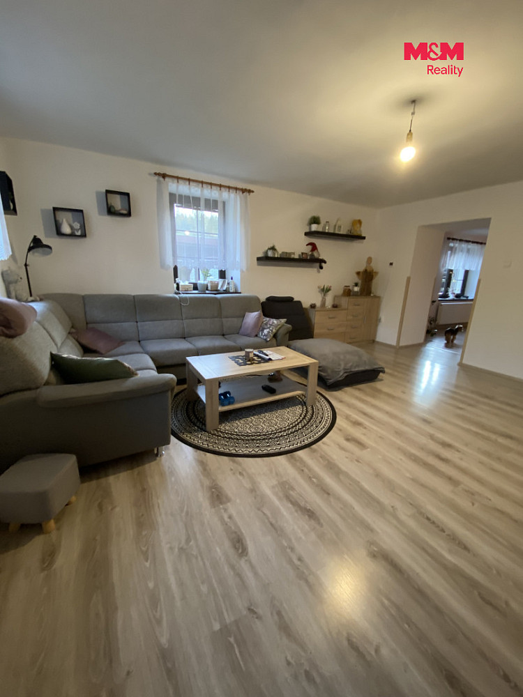Prodej domu 250 m² s pozemkem 722 m² – fotografie 2