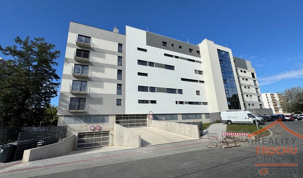 Pronájem bytu 2+kk 44 m², Hradec Králové – náhled fotky 2