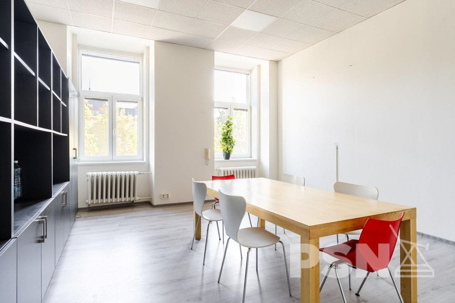 Pronájem kanceláře 50 m² — photo 2