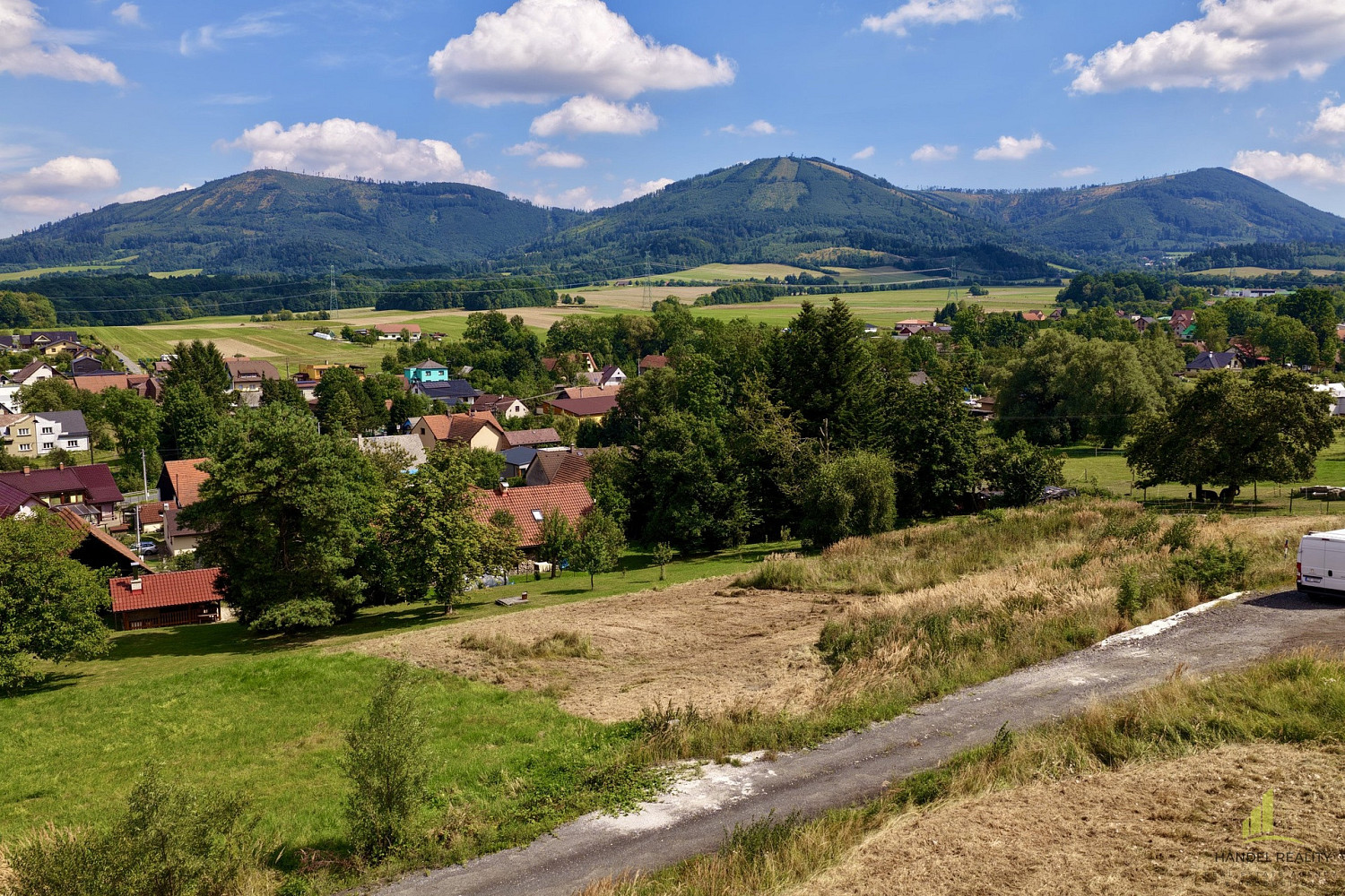 Prodej stavebního pozemku 1 143 m²