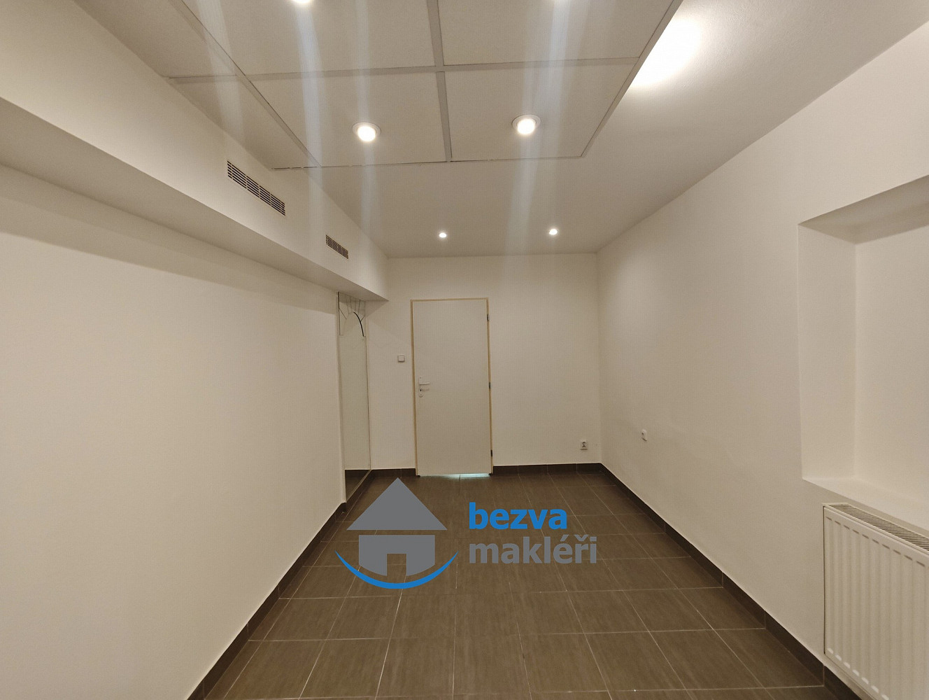 Pronájem obchodních prostor 63 m² – fotografie 4