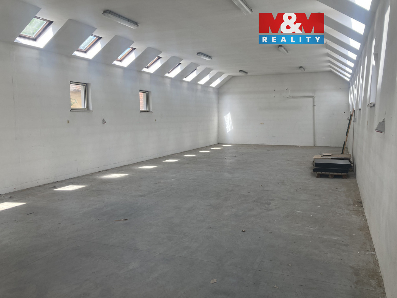 Pronájem skladovacích prostor 156 m²