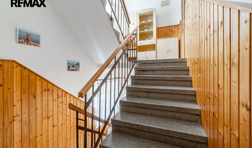 Prodej domu 328 m² s pozemkem 758 m², Vejprty – náhled fotky 33