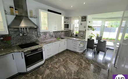Prodej domu 340 m² s pozemkem 1 126 m², Pod Skalkou, Psáry - Dolní Jirčany, okres Praha-západ