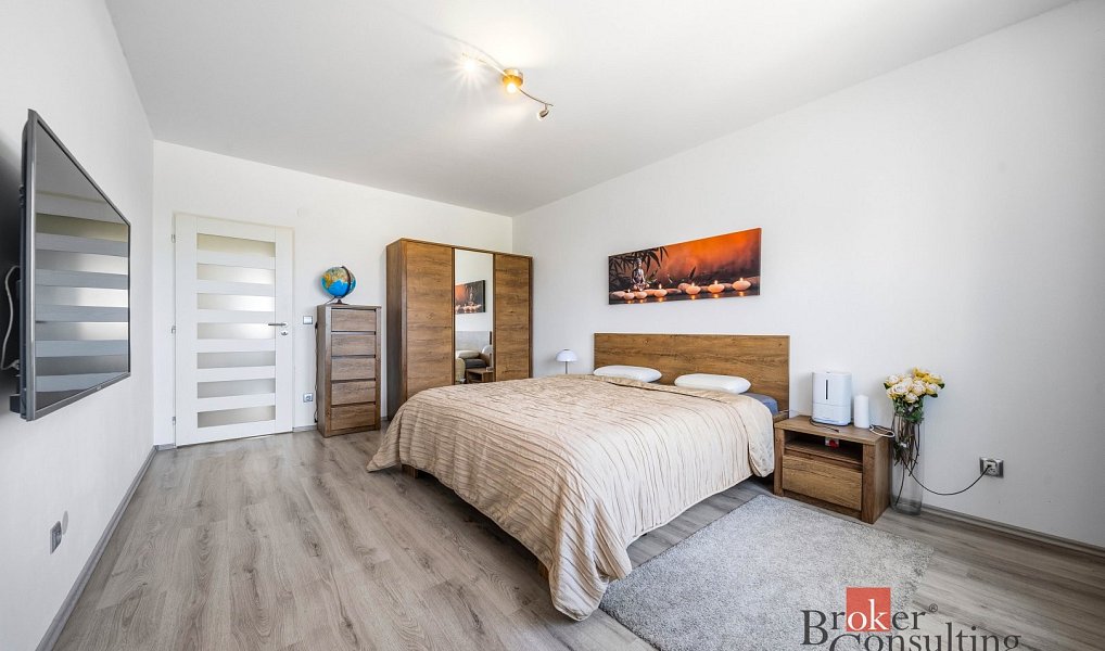 Prodej bytu 3+kk 103 m², Hradec Králové – náhled fotky 8