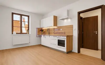 Pronájem bytu 1+kk 23 m², nám. Míru, Jindřichův Hradec - Jindřichův Hradec I