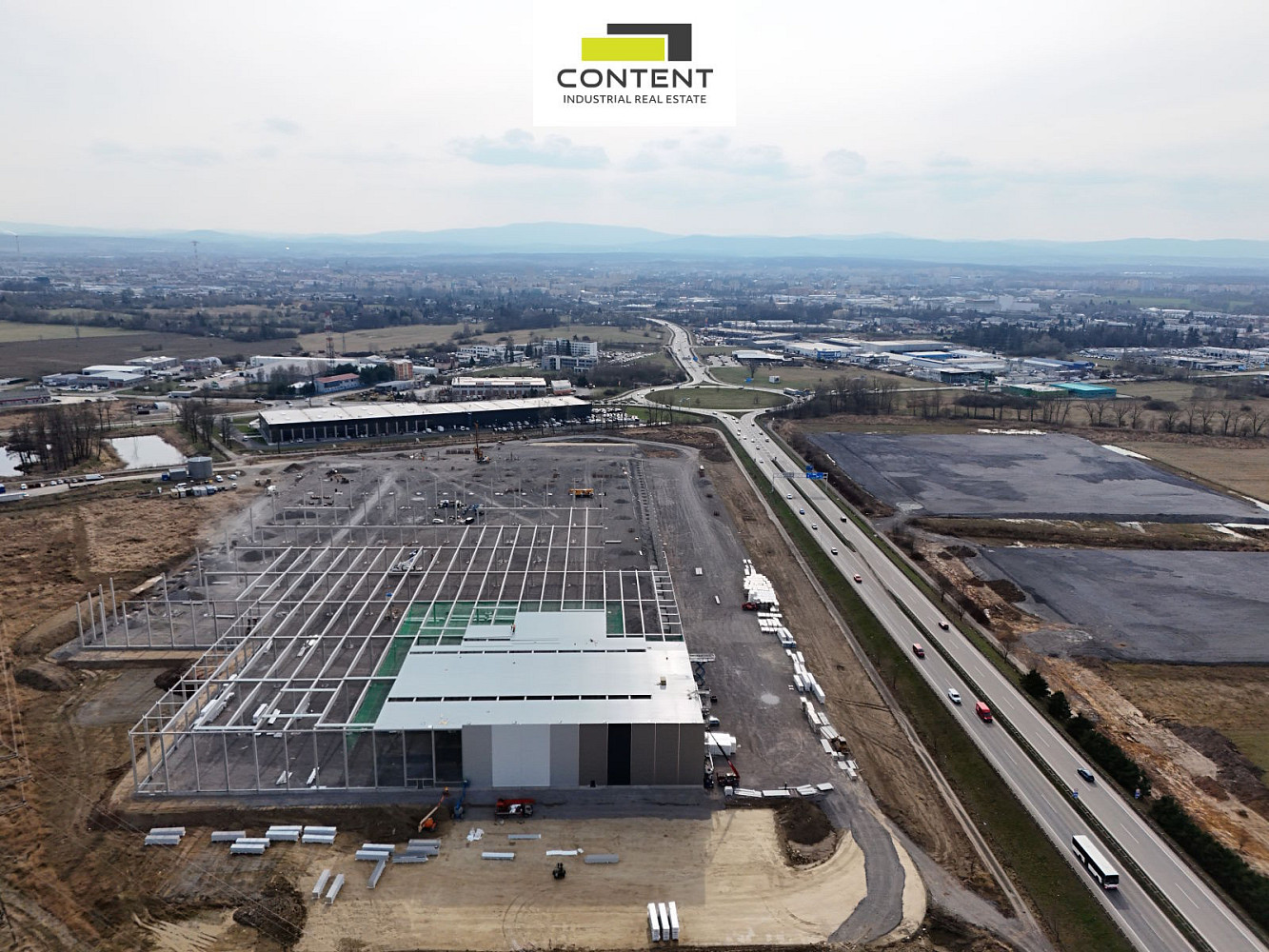 Pronájem výrobních prostor 4 100 m² – fotografie 3