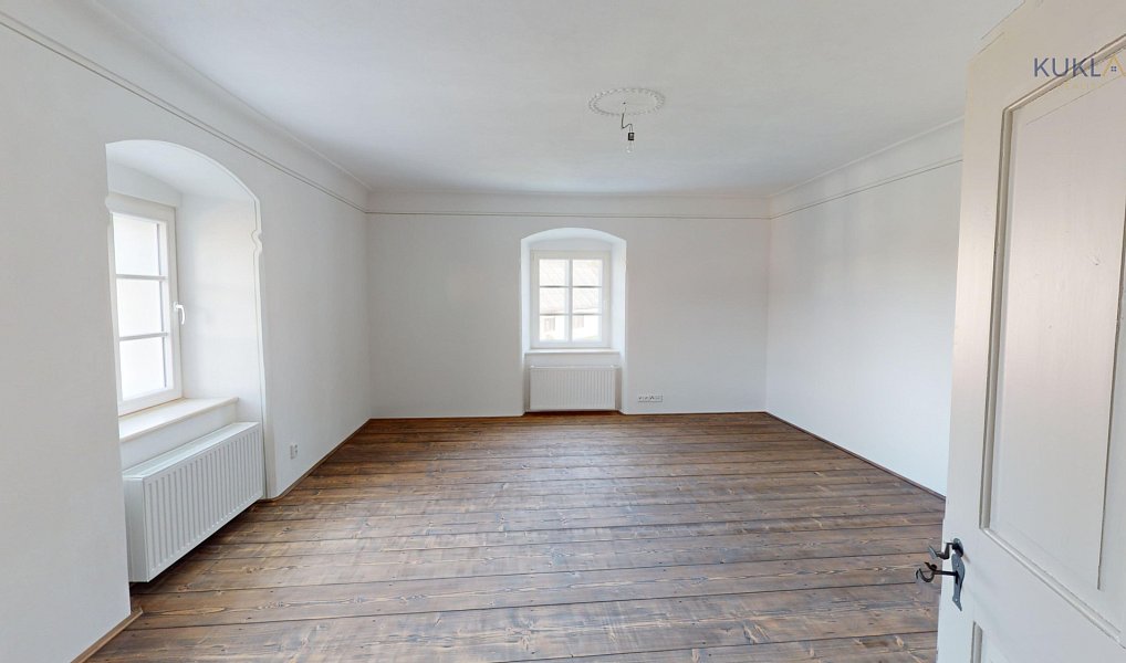 Prodej domu 380 m² s pozemkem 1 805 m², Vyklantice – náhled fotky 3