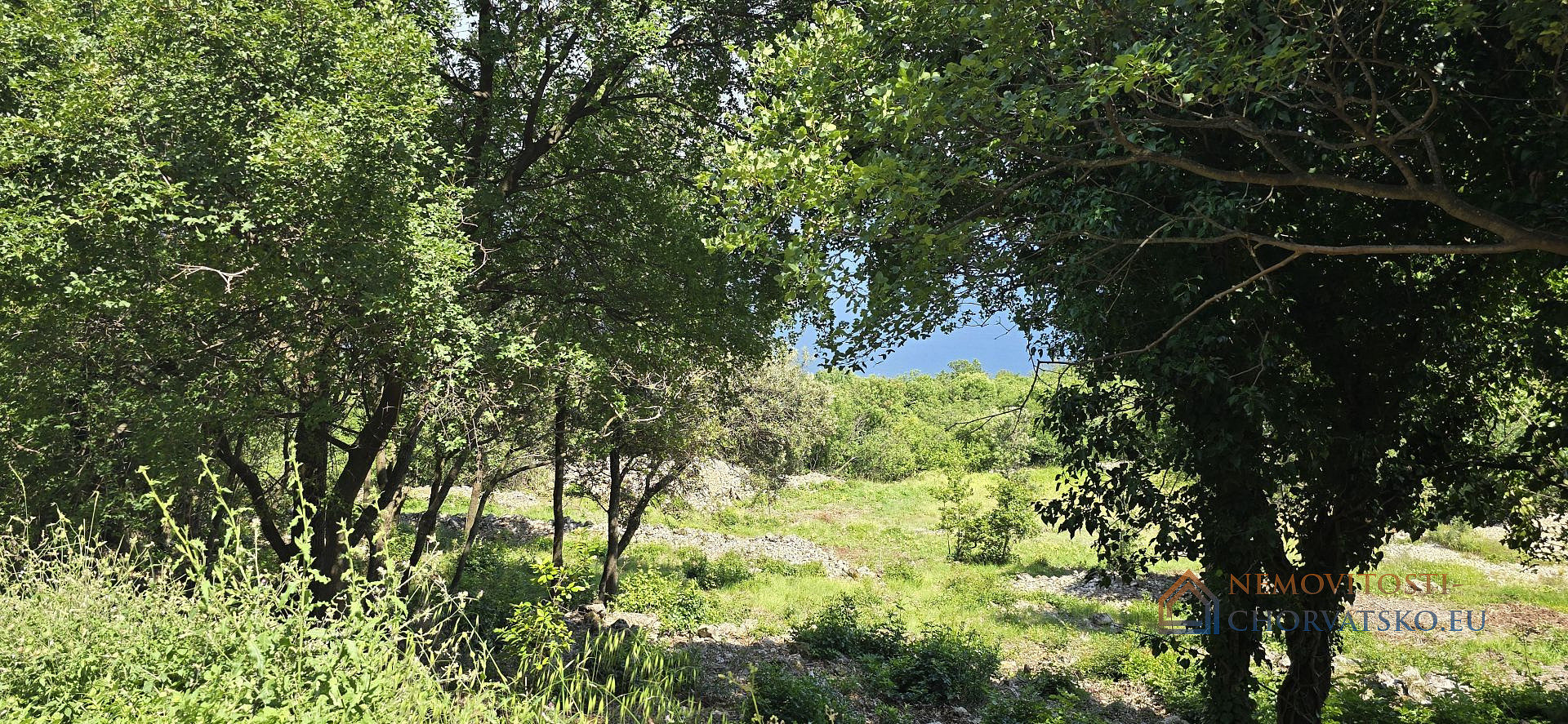 Prodej stavebního pozemku 1 070 m² - Mehr